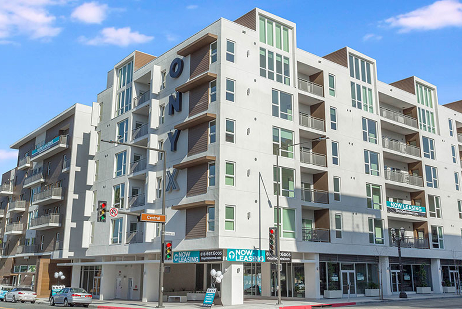 Onyx Glendale leasing office window
